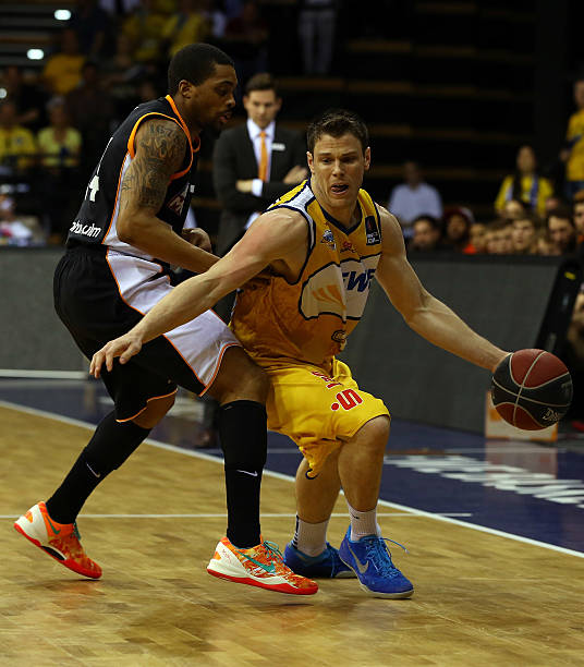 的后场稳定 的后场稳定